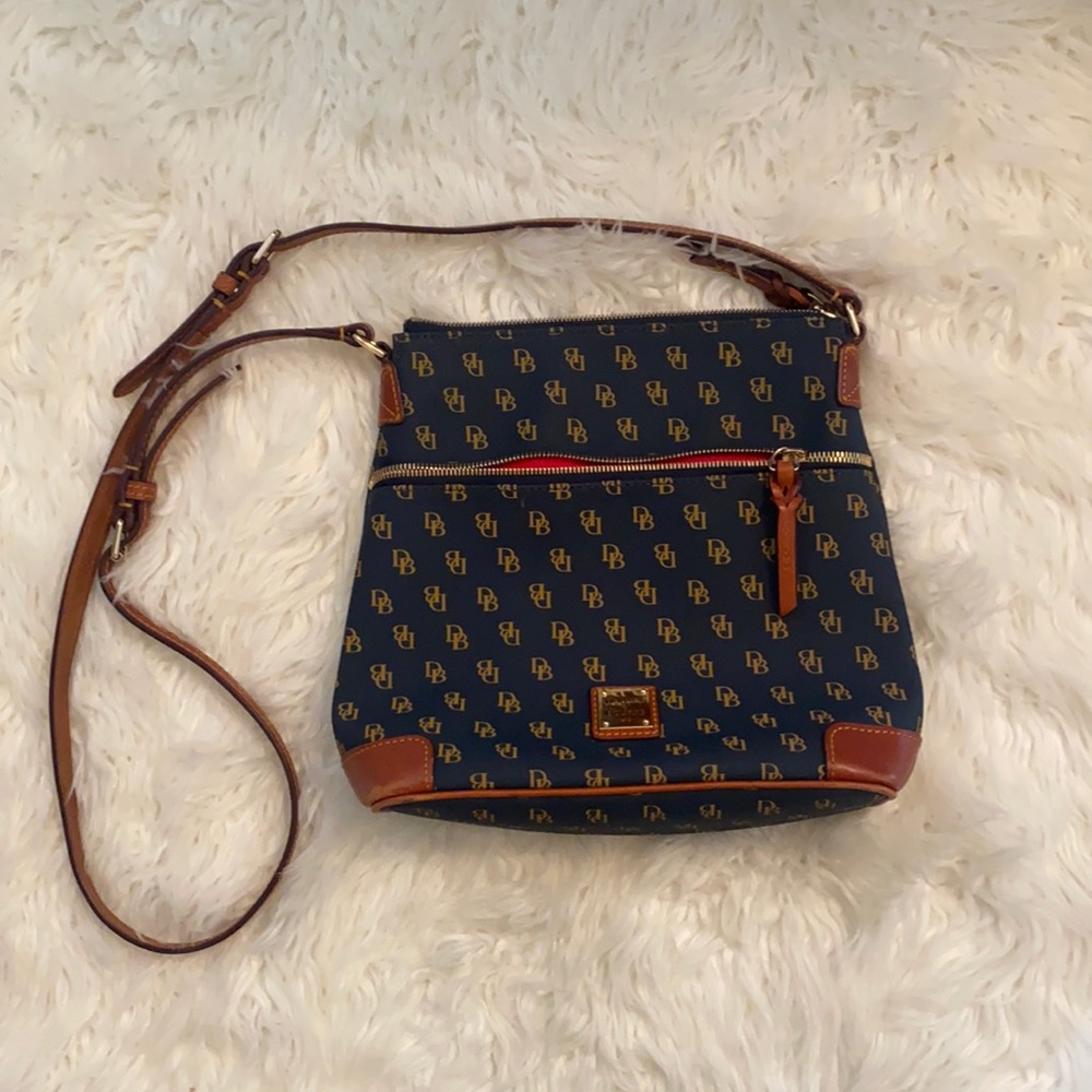 EUC Dooney & Bourke navy initial over shoulder satchel